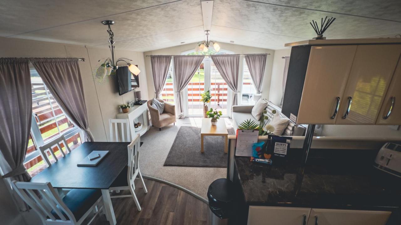 Angie'S Haven, Superb 2 Bedroom Lodge With Hot Tub - Sleeps 6 - Felmoor Park Морпет Экстерьер фото